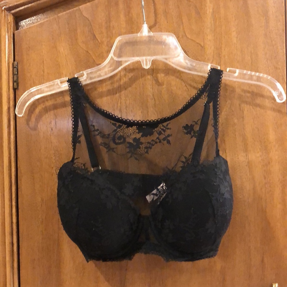 Victoria’s Secret Underwire Lace Bra